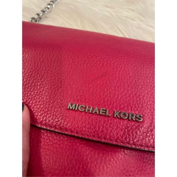 Michael Kors pink chain strap medium satchel with lots of interior pocket - Picture 4 of 12